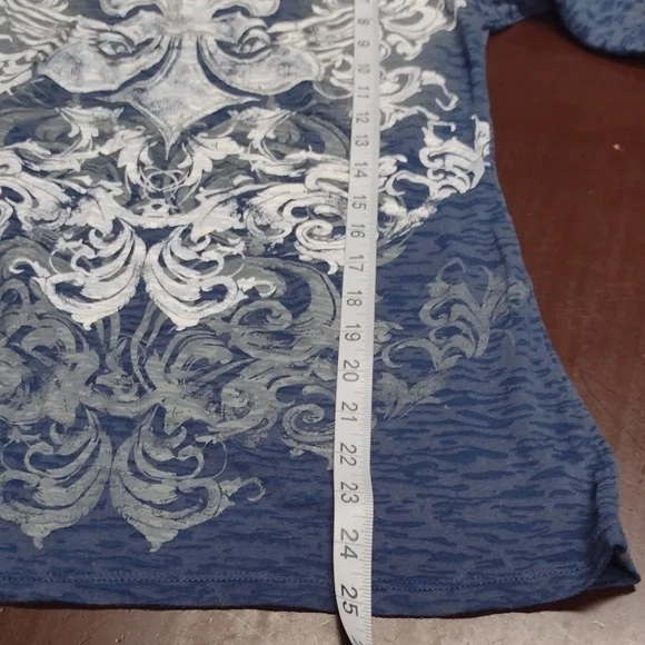 Blue and White Y2K Graphic Blouse with Ornate Design - Picture 6 of 8